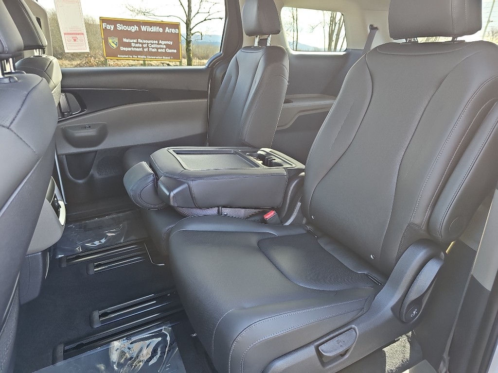 2026 Kia Carnival LXS - Photo 22