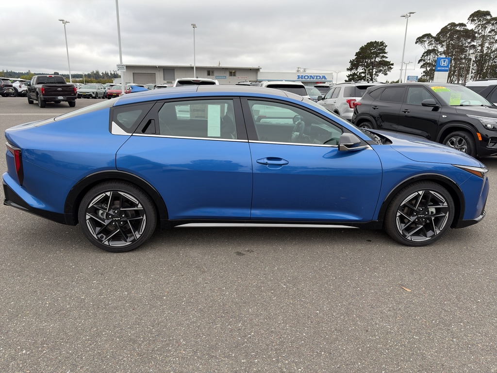 2025 Kia K4 GT-Line - Photo 6