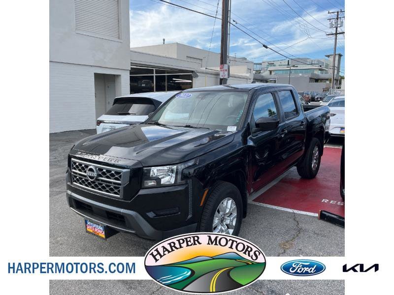 2022 Nissan Frontier SV's photo