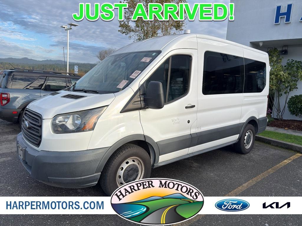 2018 Ford Transit Wagon XL's photo