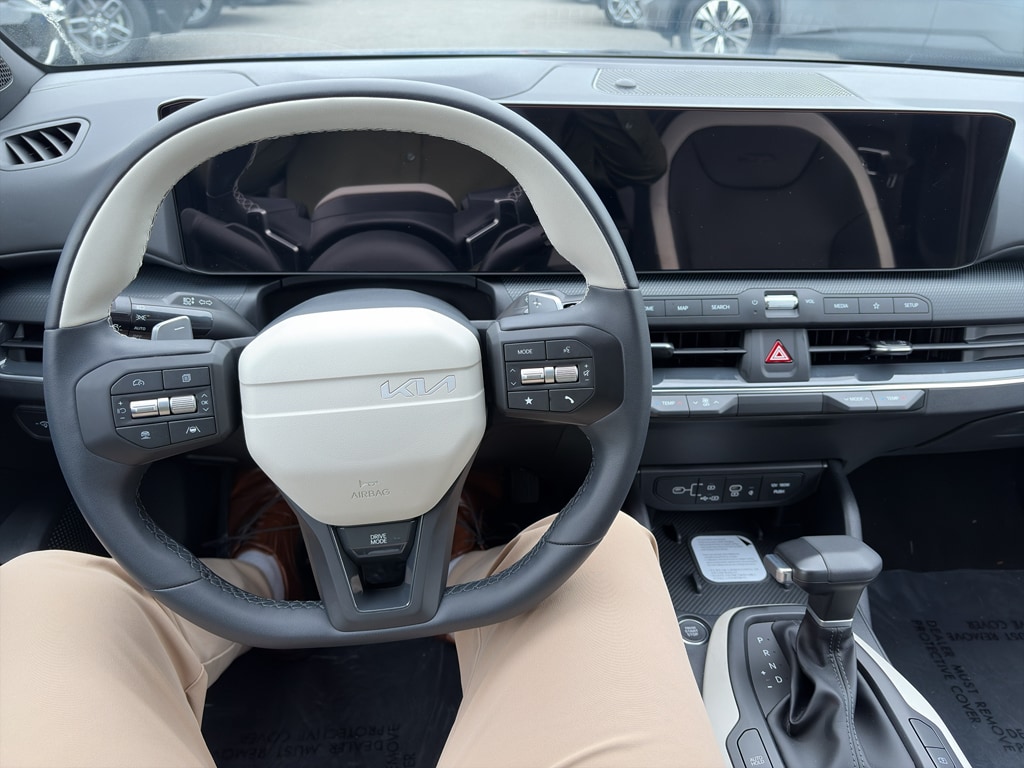 2025 Kia K4 GT-Line - Photo 11