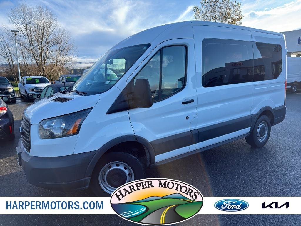 2017 Ford Transit Wagon XL's photo