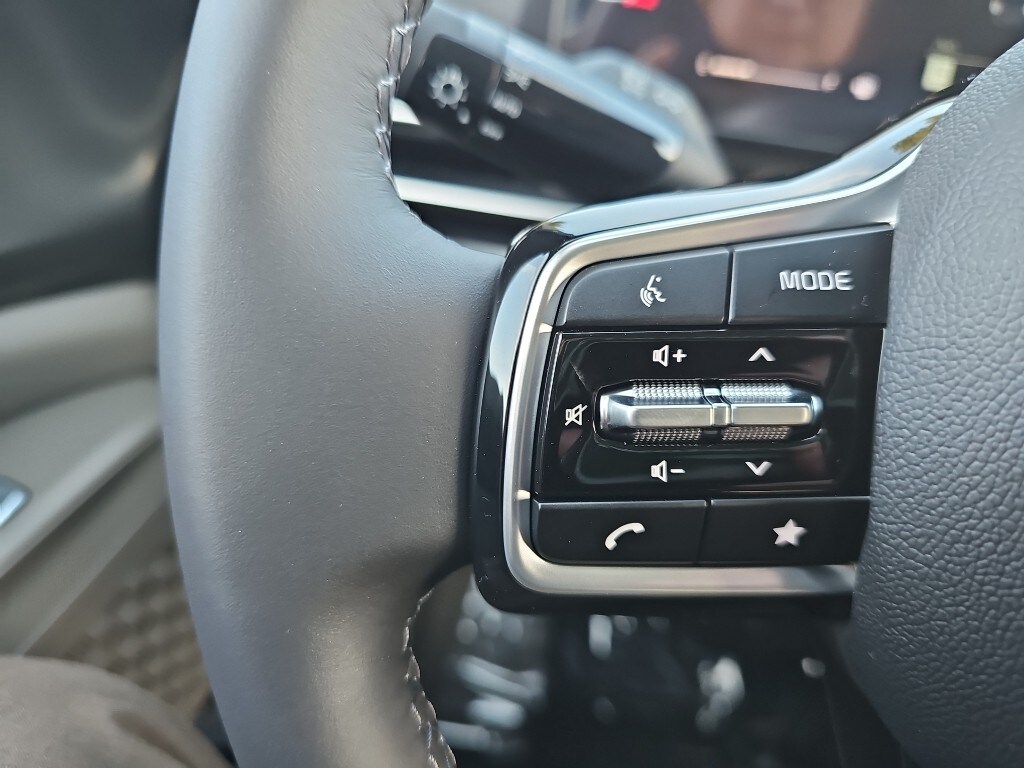 2026 Kia Carnival LXS - Photo 11