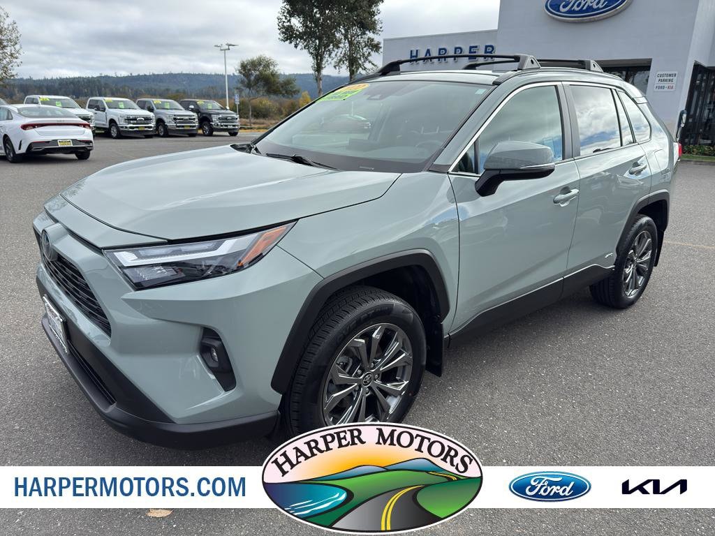 2022 Toyota RAV4 XLE Premium's photo