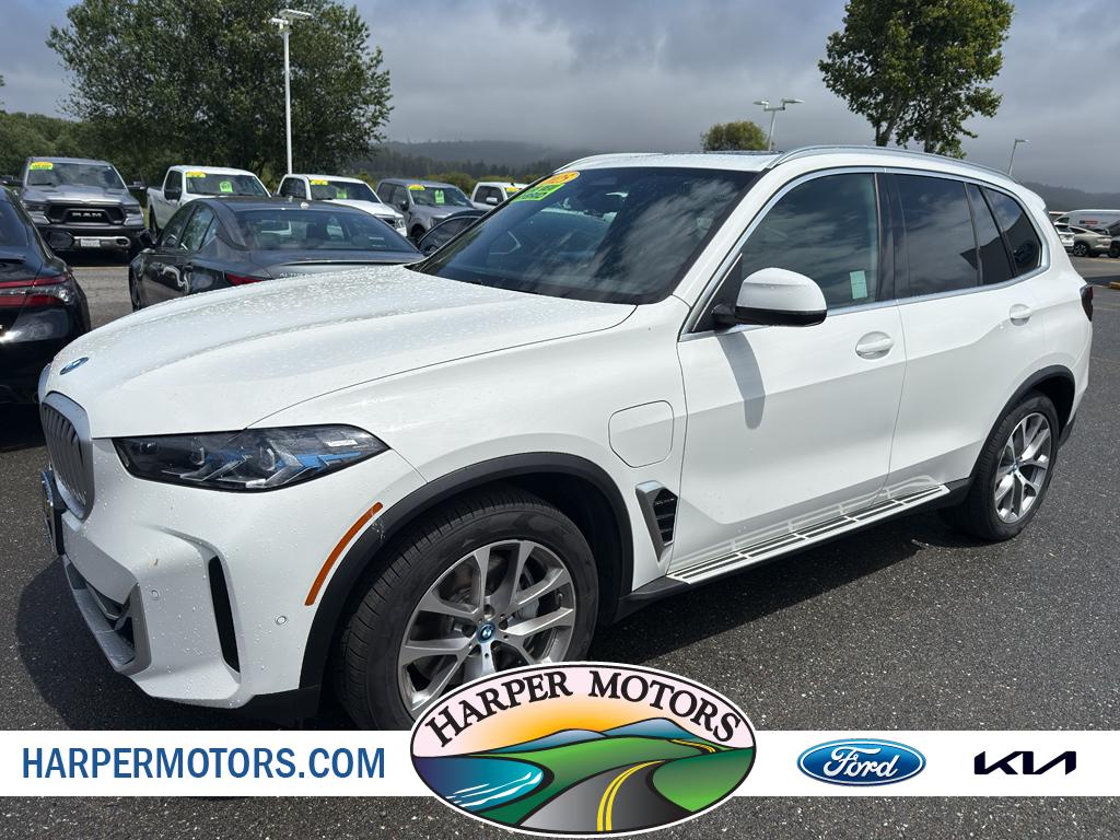 2025 BMW X5 xDrive50e's photo