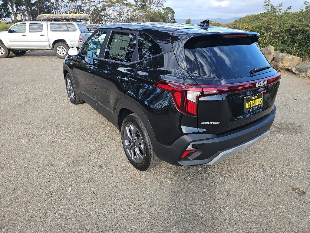 New 2026 Kia Seltos LX SUV