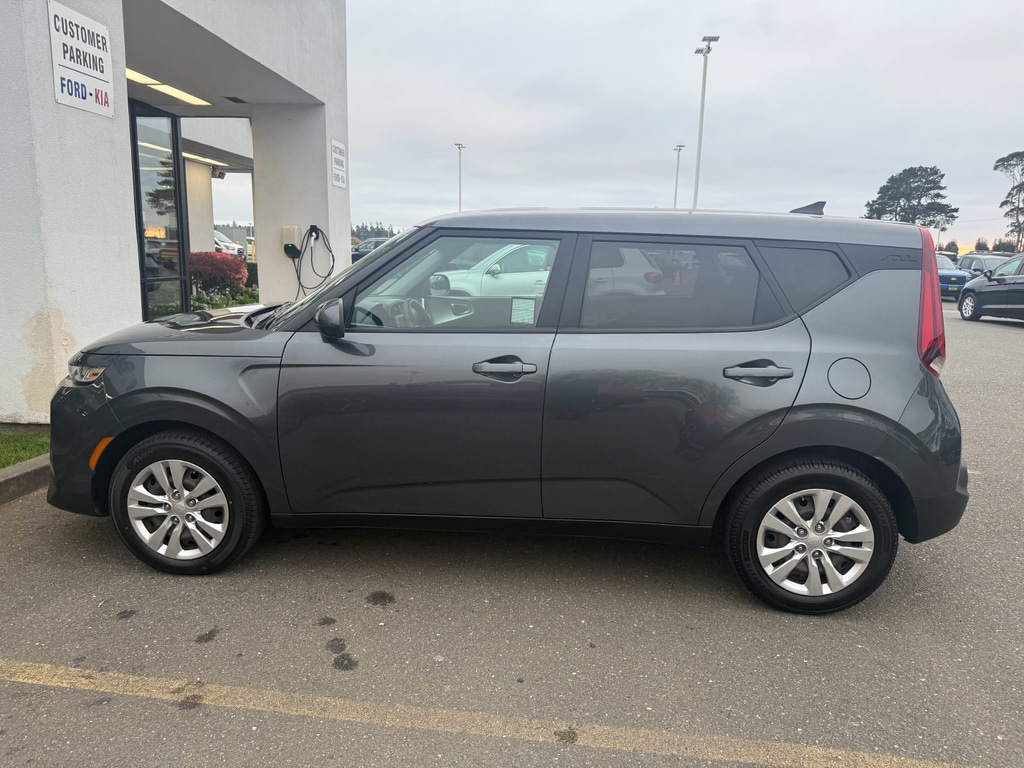 Used 2021 Kia Soul LX with VIN KNDJ23AU1M7747685 for sale in Eureka, CA