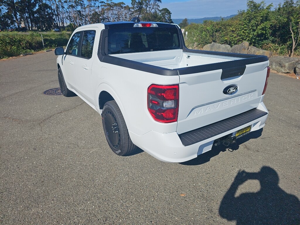 2025 Ford Maverick photo 3