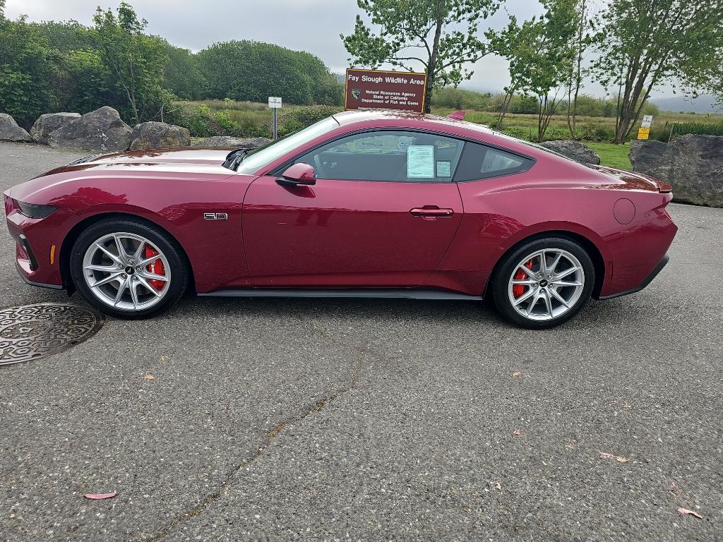 2025 Ford Mustang GT Premium photo 2