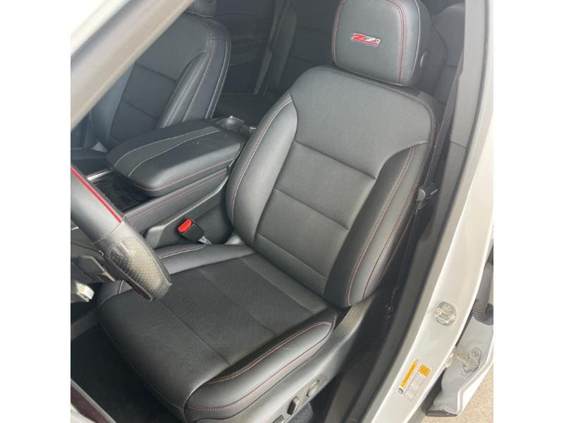 2025 Chevrolet Traverse Z71 photo 2