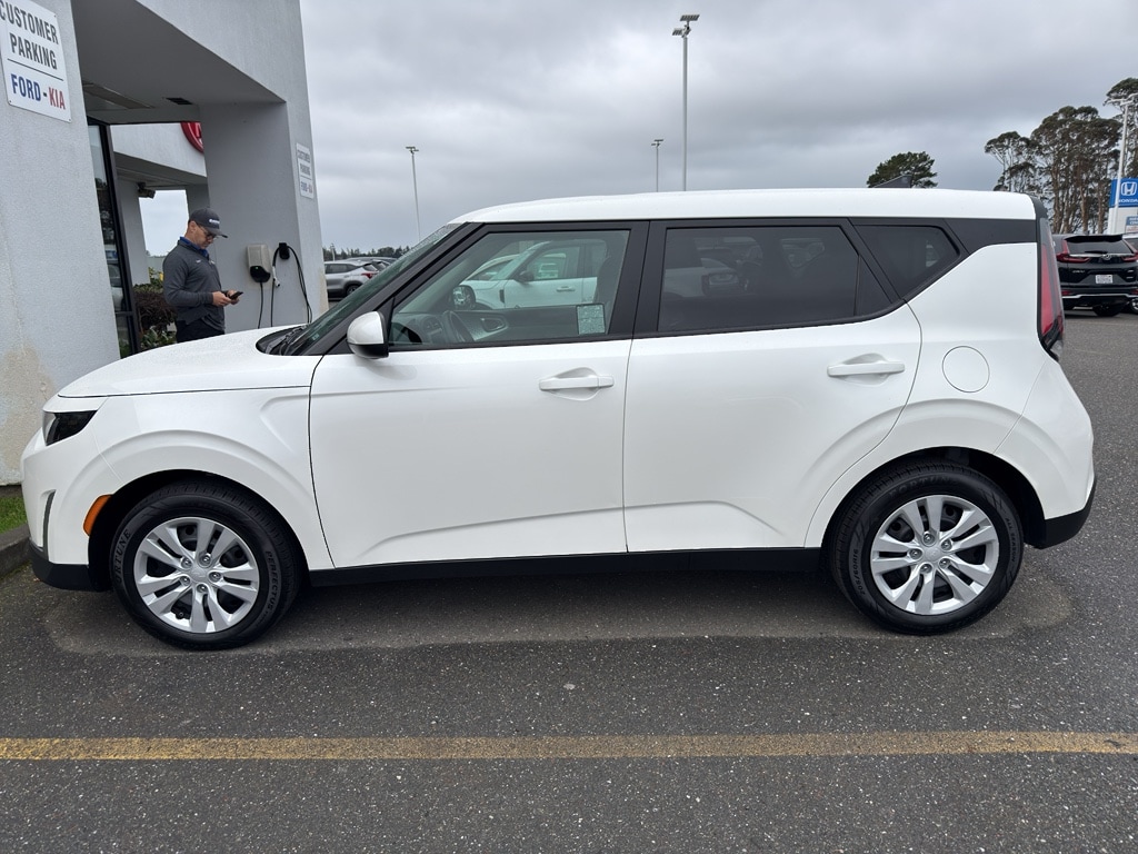 Used 2023 Kia Soul LX Hatchback