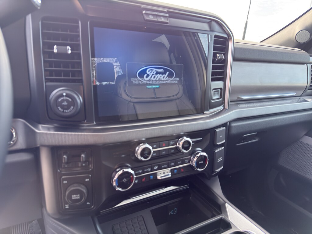 2026 Ford F-350 Super Duty Platinum - Photo 13