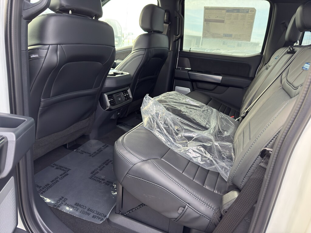 2026 Ford F-350 Super Duty Platinum - Photo 15