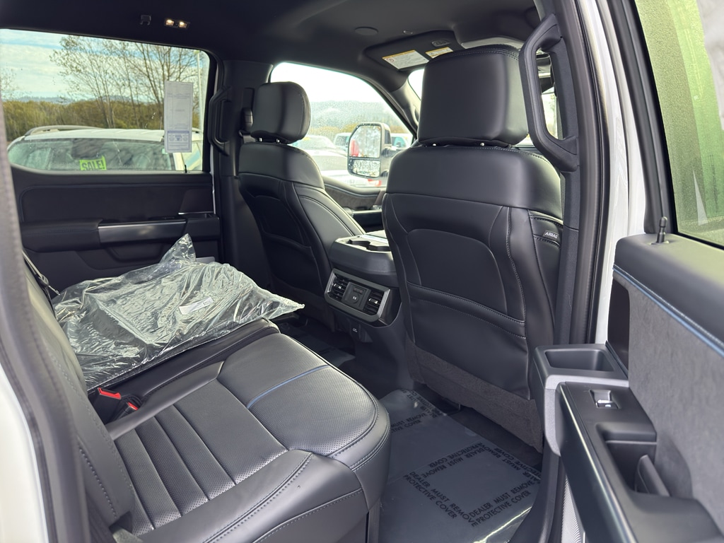 2026 Ford F-350 Super Duty Platinum - Photo 16