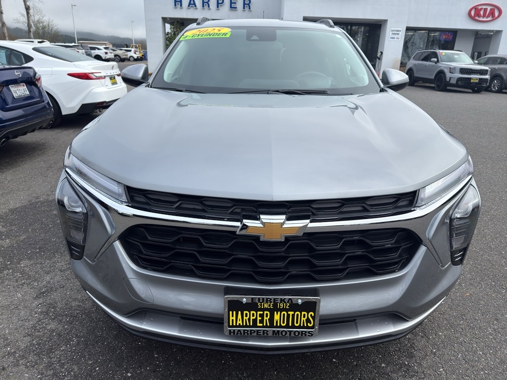 Used 2025 Chevrolet Trax LT SUV