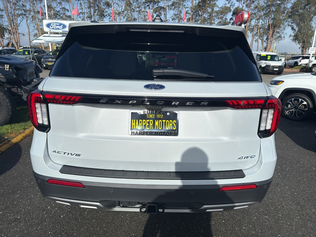 2026 Ford Explorer photo 3