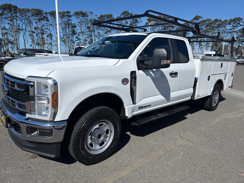 2026 Ford F-350 XL 4x4 SuperCab 168-In SRW's photo