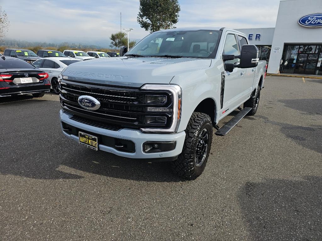 2025 Ford F-250 Super Duty Platinum's photo