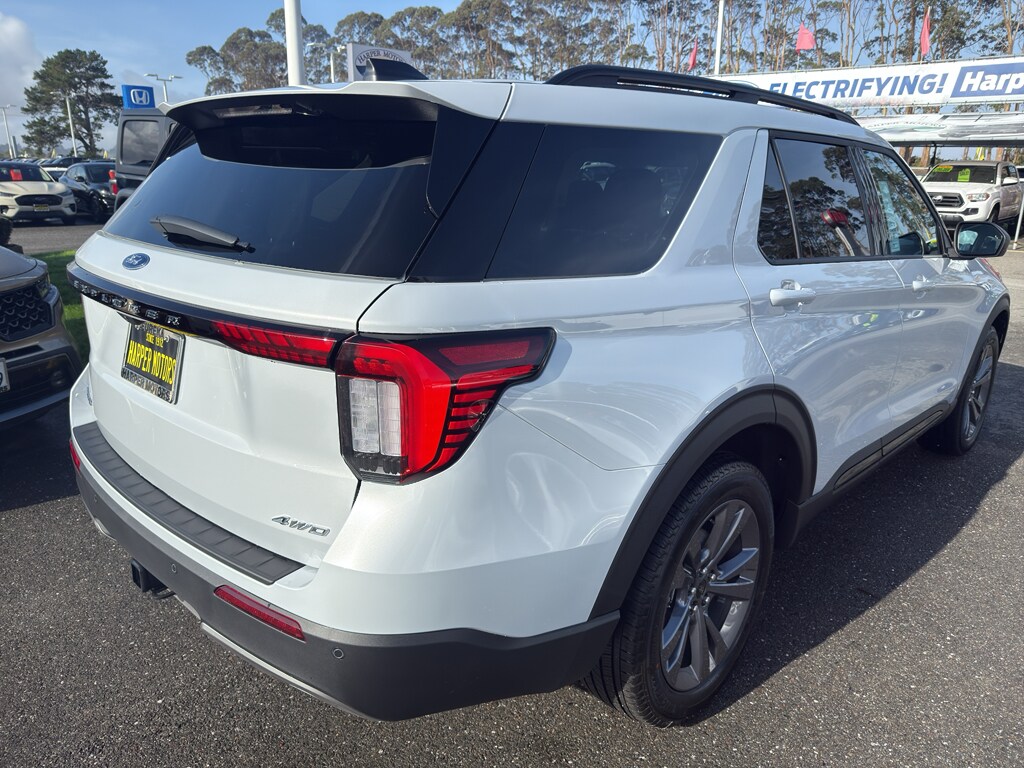 2026 Ford Explorer photo 4