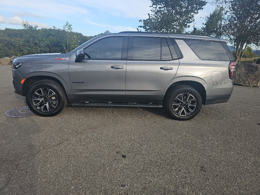 2021 Chevrolet Tahoe Z71 photo 2