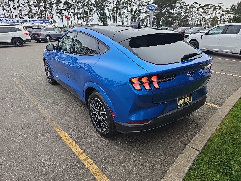 2025 Ford Mustang Mach-E Premium photo 3