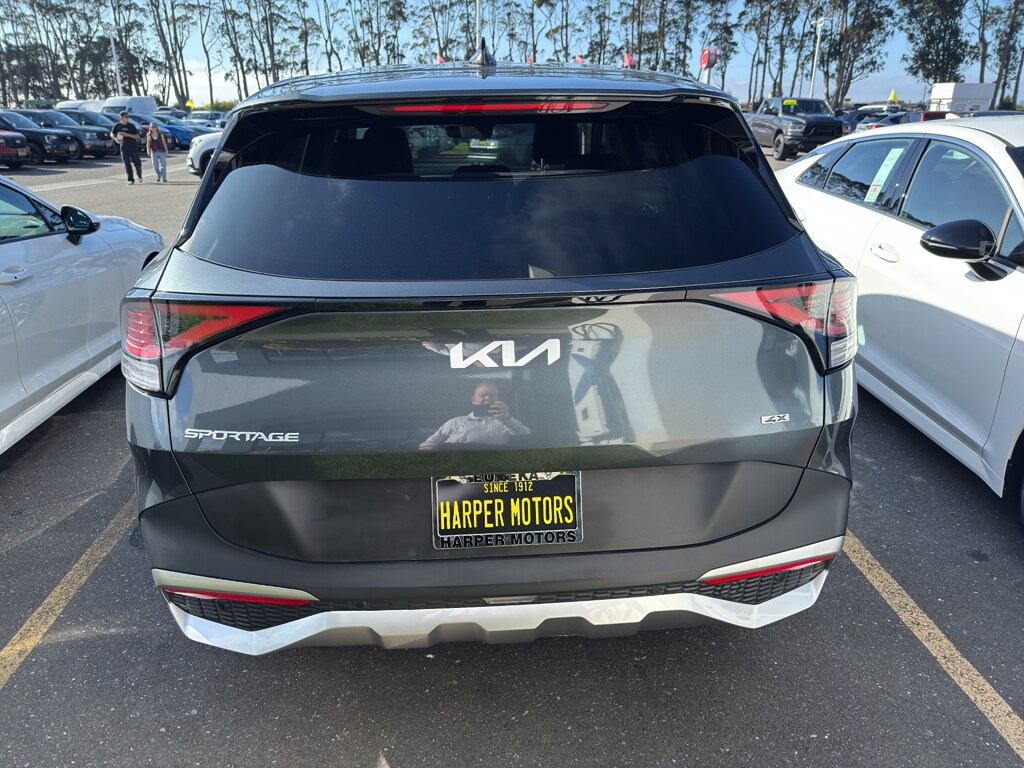 2024 Kia Sportage LX photo 4