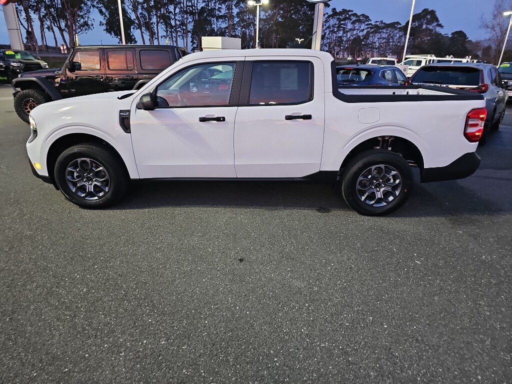 2025 Ford Maverick XLT photo 2