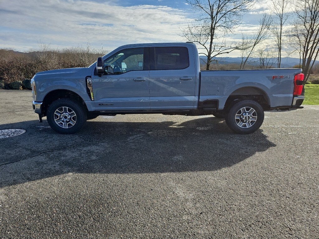 New 2026 Ford Super Duty F-350 Lariat TRUCK