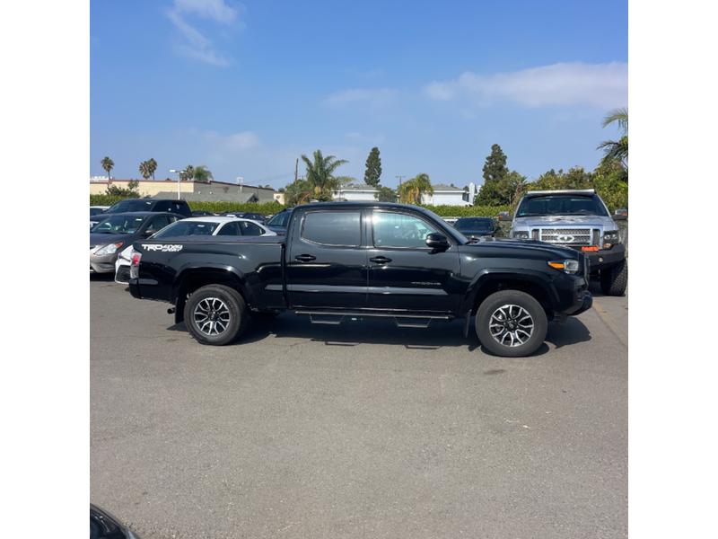 2023 Toyota Tacoma TRD Sport Double Cab photo 2