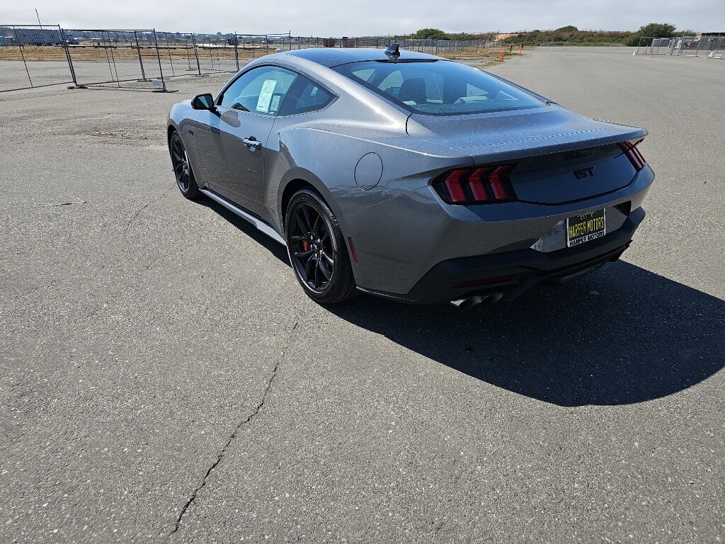2025 Ford Mustang GT Premium photo 3