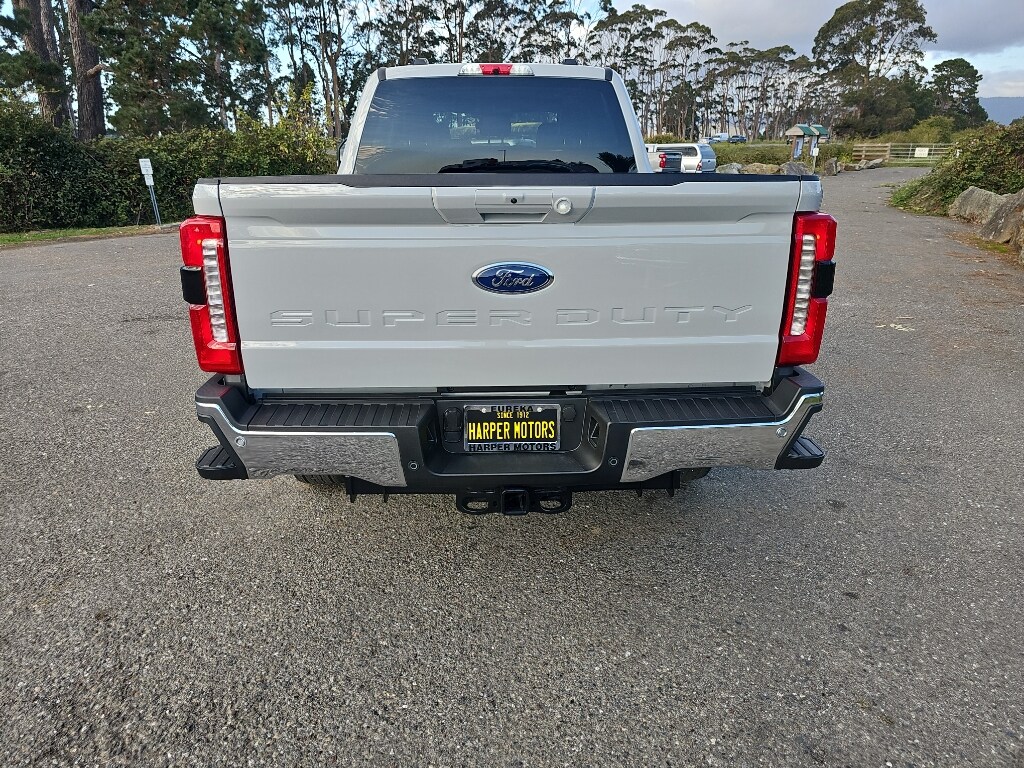 2026 Ford F-350 Lariat photo 4