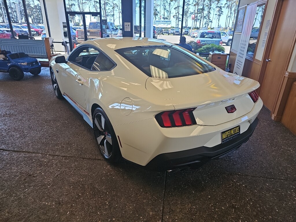 2025 Ford Mustang GT Premium photo 3