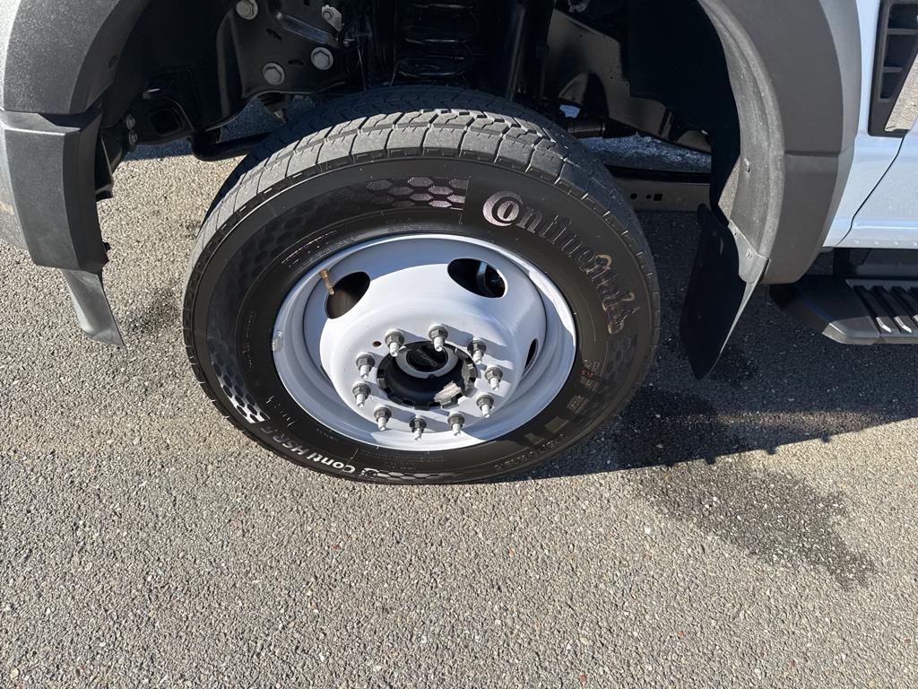 2024 Ford F-550 photo 2