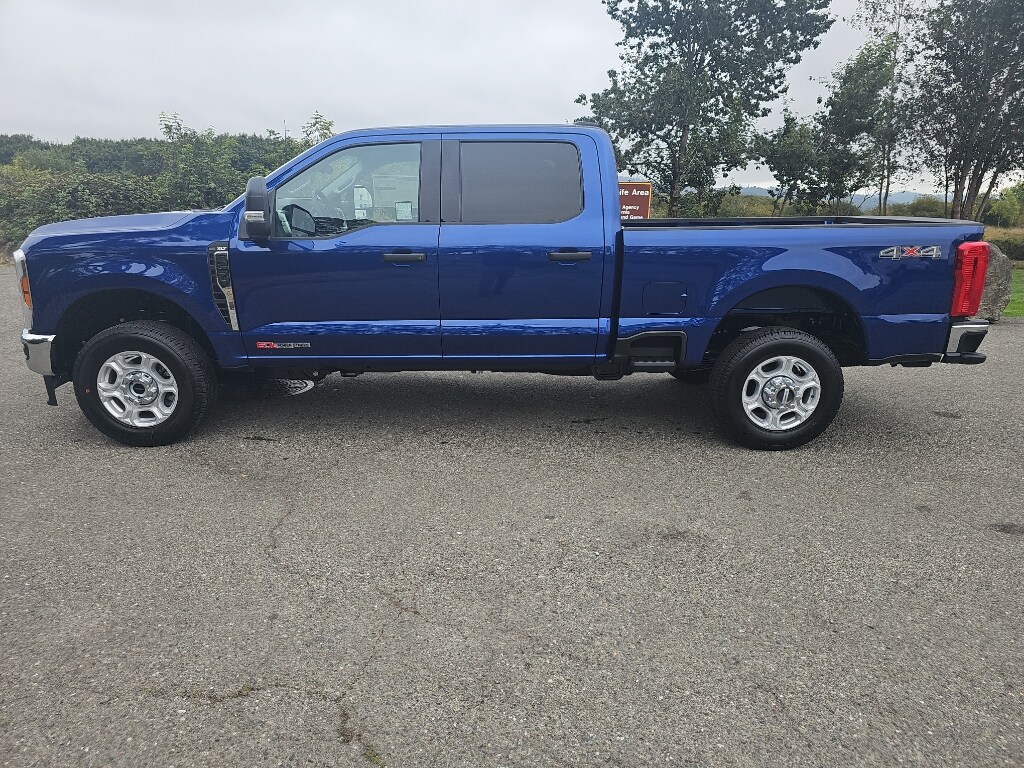 2026 Ford F-250 XLT photo 2
