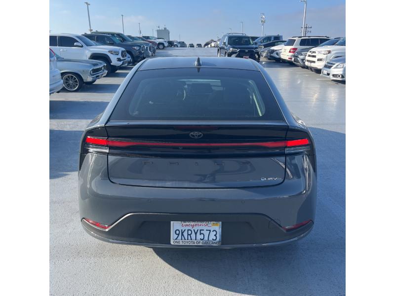 2024 Toyota Prius LE photo 3