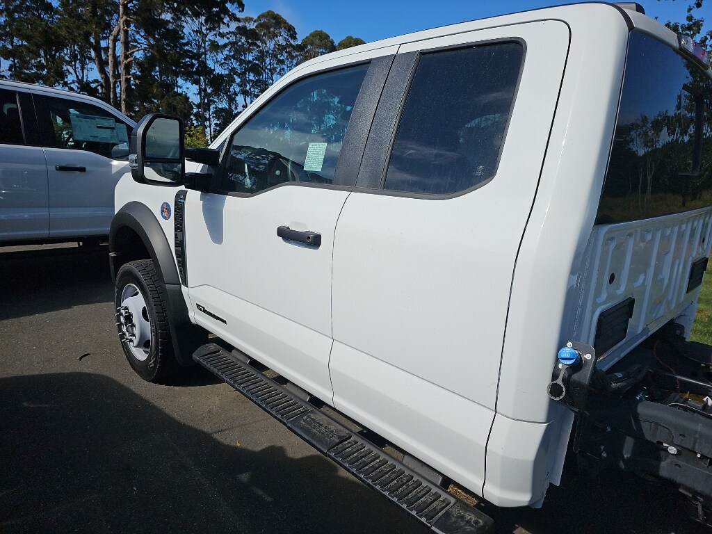2025 Ford F-550 XL photo 2