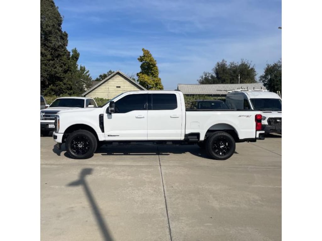 Used 2024 Ford F-250 XLT Truck Crew Cab