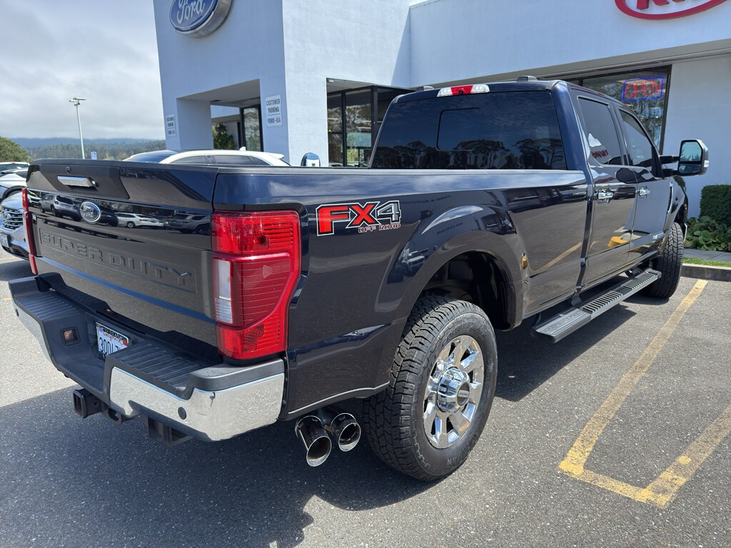 2021 Ford F-350 Lariat photo 3