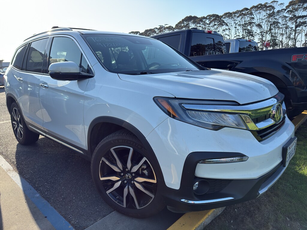 2020 Honda Pilot Touring photo 2