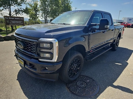 2025 Ford Super Duty F-350 Lariat TRUCK