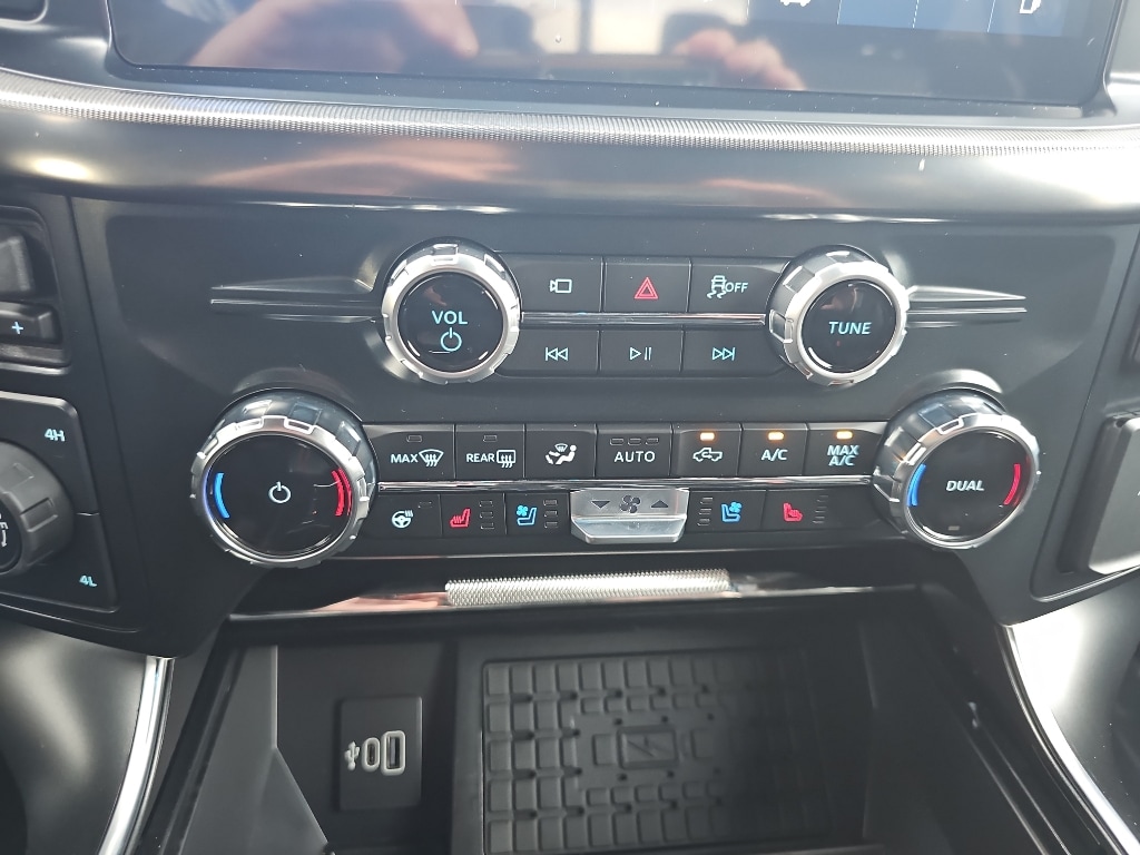 2025 Ford F-150 Raptor - Photo 18
