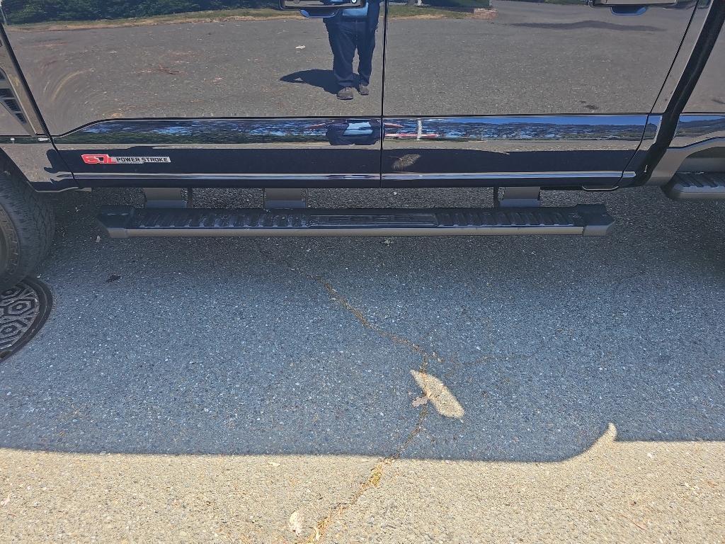 2025 Ford F-350 Lariat photo 3