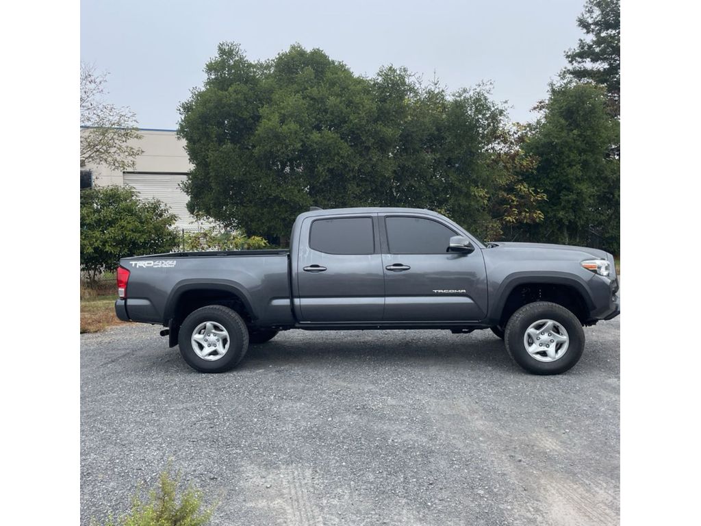 2021 Toyota Tacoma TRD Double Cab V6 photo 3