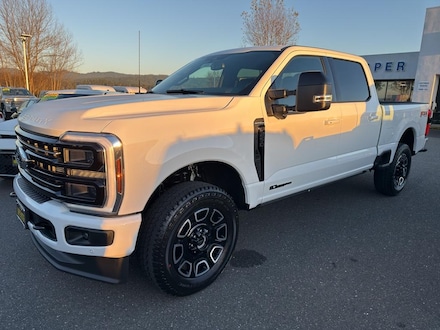 2026 Ford Super Duty F-250&reg; Platinum&reg; TRUCK