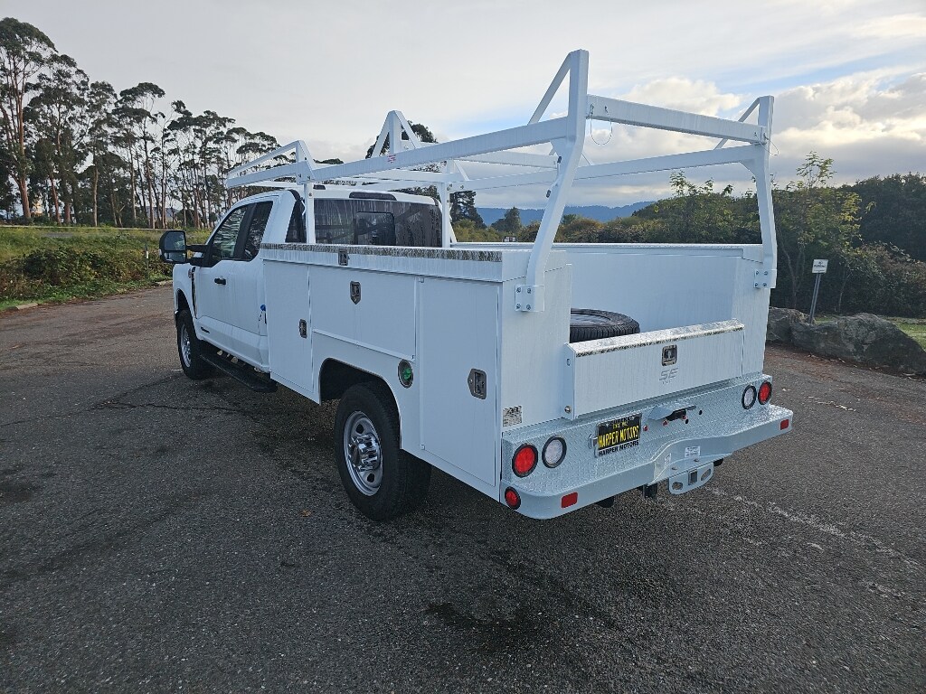 2026 Ford F-350 photo 3