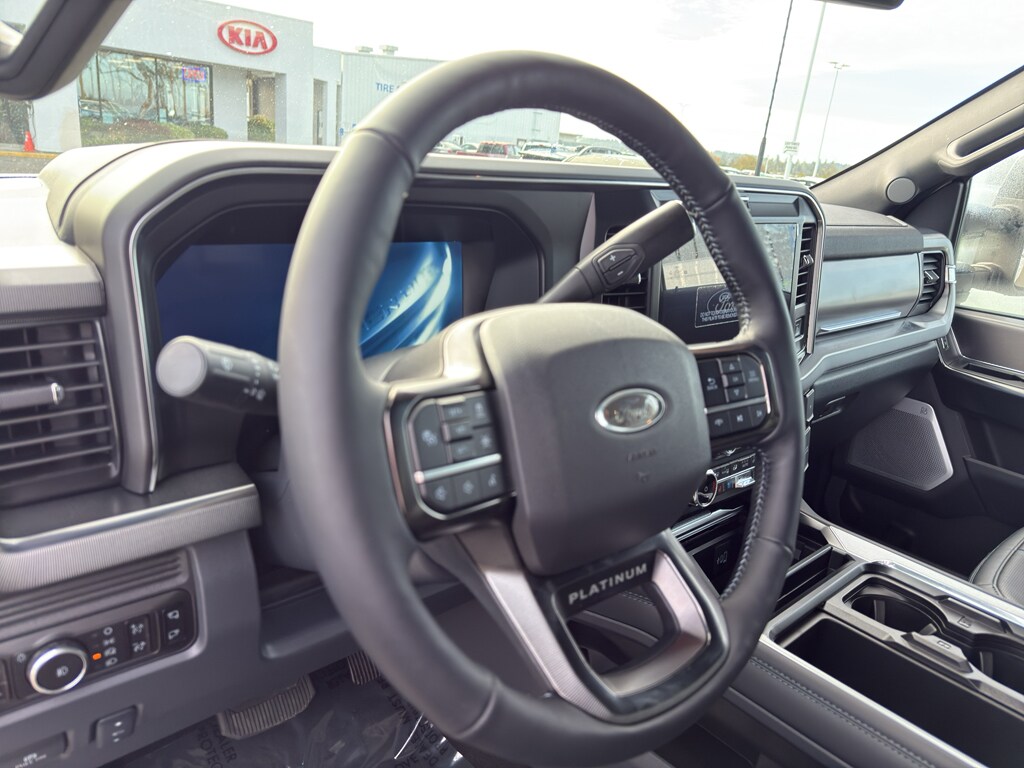 2026 Ford F-350 Super Duty Platinum - Photo 12