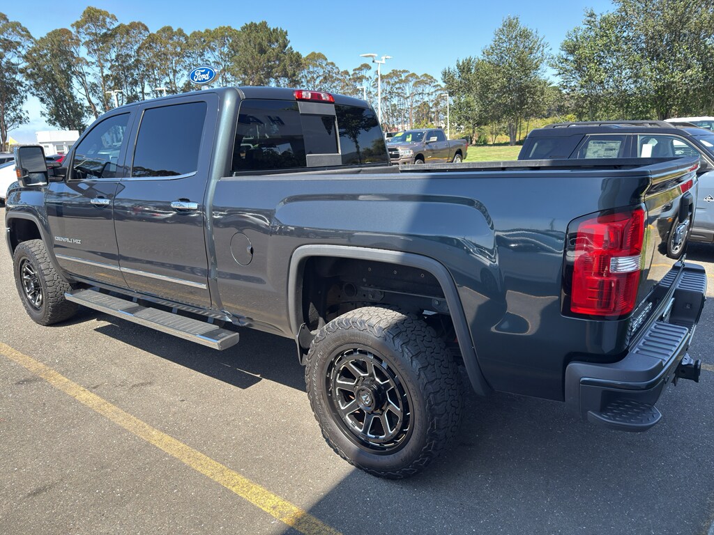 2019 Gmc Sierra HD Denali photo 3