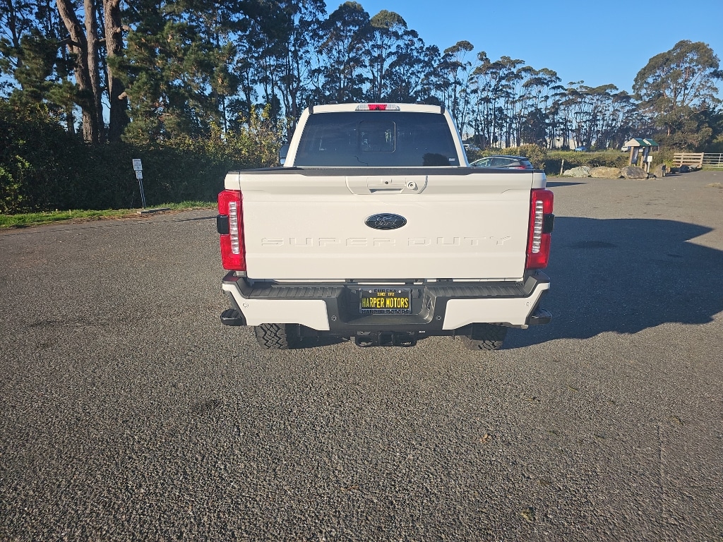 New 2025 Ford Super Duty F-350 Lariat TRUCK