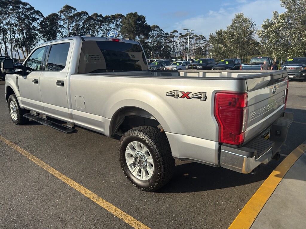 2022 Ford F-250 XLT photo 2