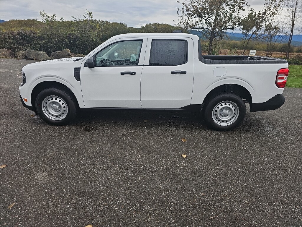 2025 Ford Maverick XL photo 2